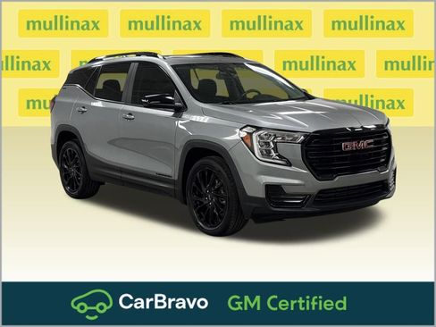 Used 2023 GMC Terrain SLE w/ Driver Convenience Package image 1