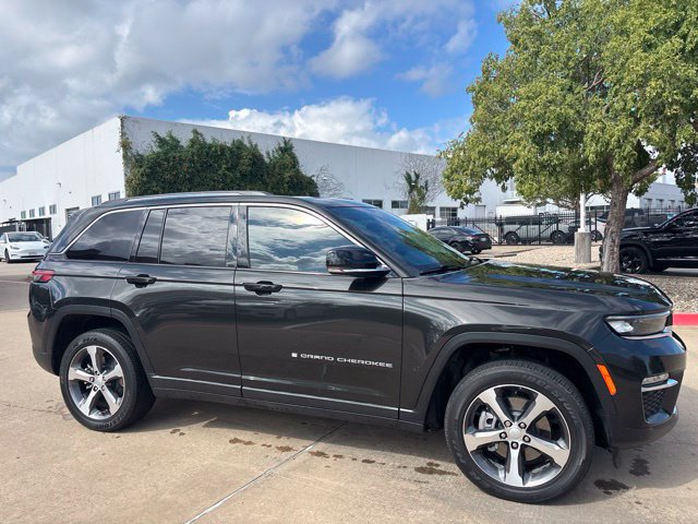 Used 2023 Jeep Grand Cherokee 4WD 4xe image 4