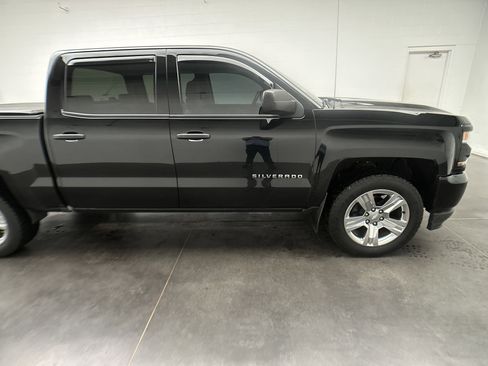 Used 2018 Chevrolet Silverado 1500 Custom w/ Custom Value Package AWD/4WD image 10