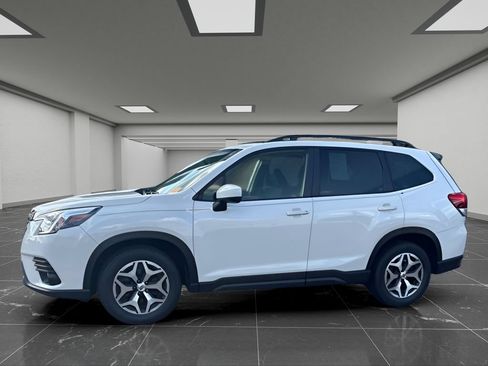 Certified 2024 Subaru Forester Premium AWD/4WD image 8