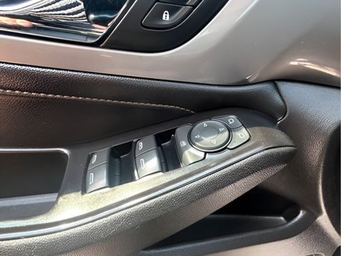 Used 2019 Chevrolet Traverse LT w/ LPO, 'HIT The Road' Package AWD/4WD image 19