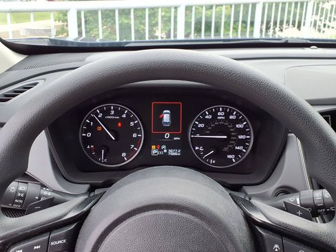 Used 2024 Subaru Crosstrek 2.0i Premium AWD/4WD image 11