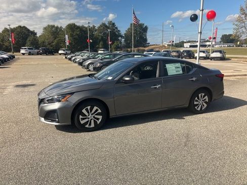 New 2025 Nissan Altima 2.5 S image 5