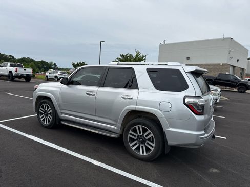 Used 2024 Toyota 4Runner Limited AWD/4WD image 5