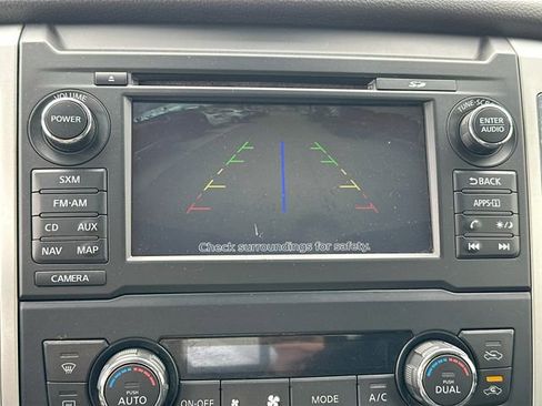 Used 2017 Nissan Titan SV image 14