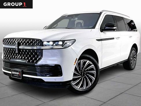 Used 2025 Lincoln Navigator Black Label image 1