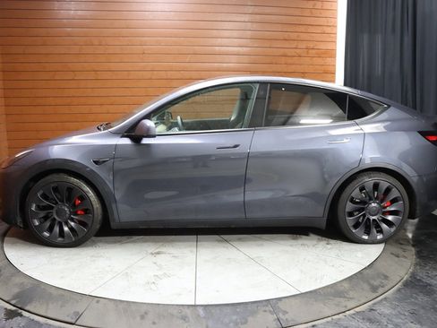 Used 2022 Tesla Model Y Performance image 33