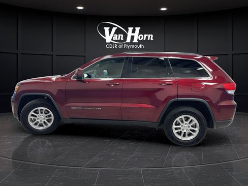 Used 2019 Jeep Grand Cherokee Laredo AWD/4WD image 4