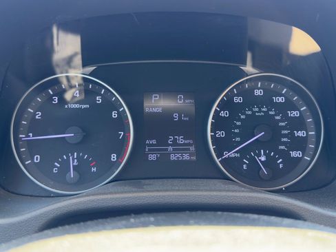Used 2017 Hyundai Elantra SE FWD image 11