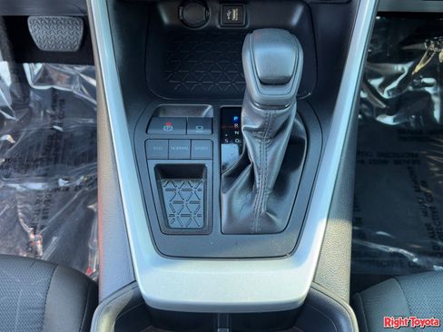 Certified 2025 Toyota RAV4 XLE FWD image 29