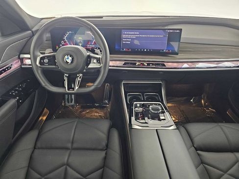 Used 2024 BMW 740i w/ Premium Package image 18