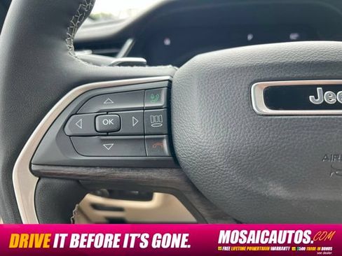 Used 2023 Jeep Grand Cherokee Limited w/ Luxury Tech Group II AWD/4WD image 33