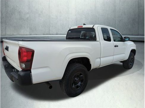 Used 2019 Toyota Tacoma SR image 5