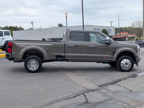 New 2026 Ford F450 Platinum image 7
