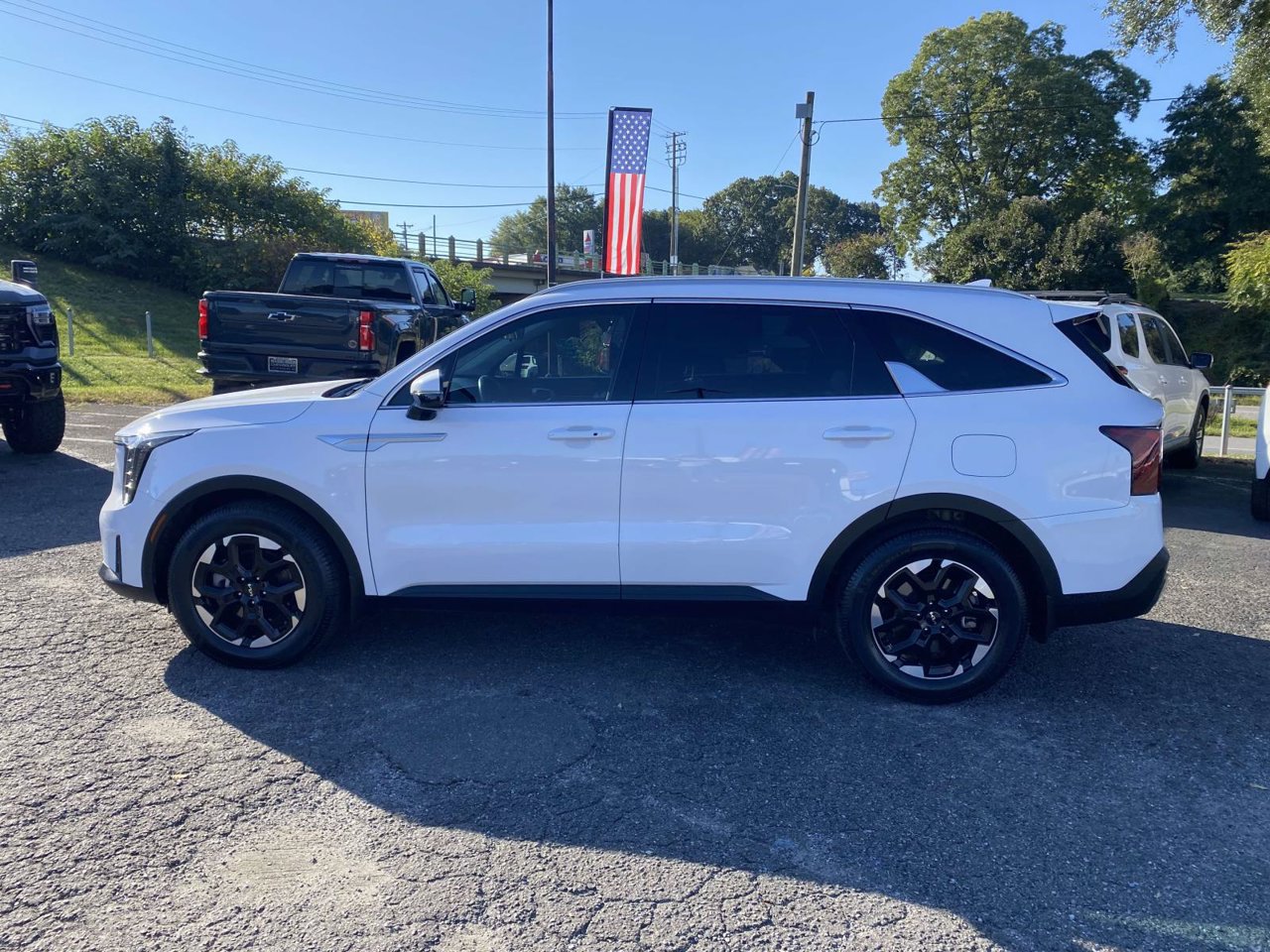Used 2024 Kia Sorento S w/ Panoramic Sunroof Package FWD image 5