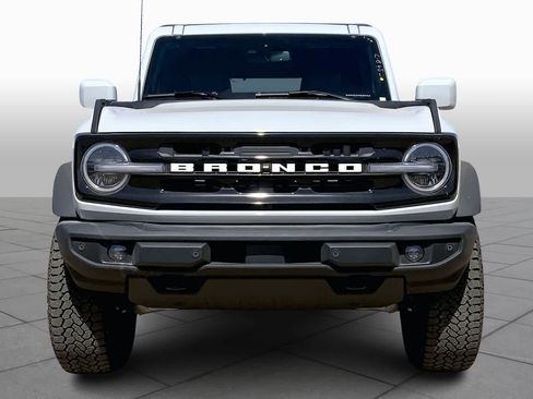 New 2026 Ford Bronco Outer Banks w/ Sasquatch Package image 3