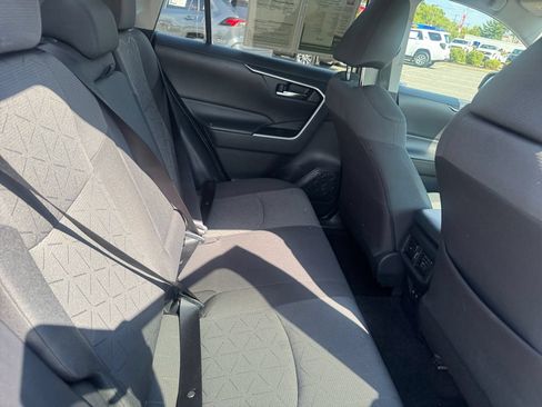 Used 2021 Toyota RAV4 XLE AWD/4WD image 20