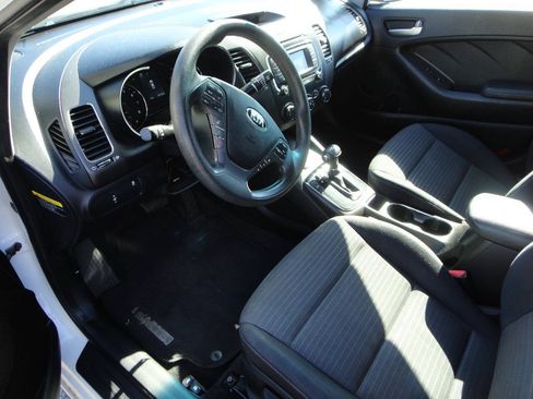 Used 2017 Kia Forte LX w/ LX Popular Package FWD image 7