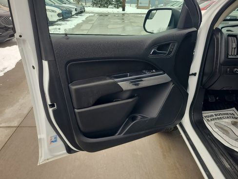 Used 2021 Chevrolet Colorado LT w/ Fleet Safety Package image 10