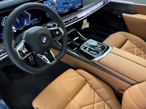 New 2026 BMW 740i image 4