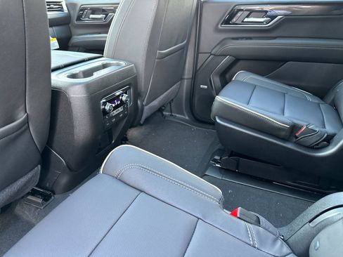 New 2026 GMC Yukon XL Elevation w/ Elevation Premium Package AWD/4WD image 12