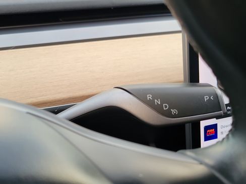 Used 2018 Tesla Model 3 Long Range image 9