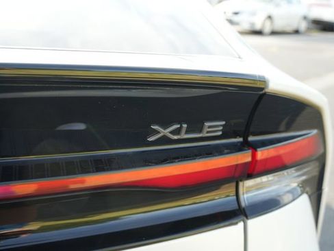 Used 2024 Toyota Prius XLE FWD image 11