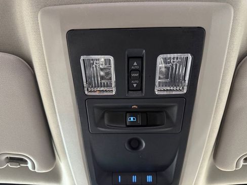 Used 2017 RAM 1500 Laramie AWD/4WD image 34