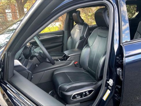 Certified 2024 Jeep Grand Cherokee L Overland w/ Advanced Protech Group III image 7