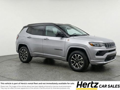 Used 2025 Jeep Compass Trailhawk image 1
