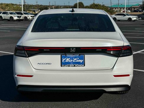 New 2025 Honda Accord SE image 7