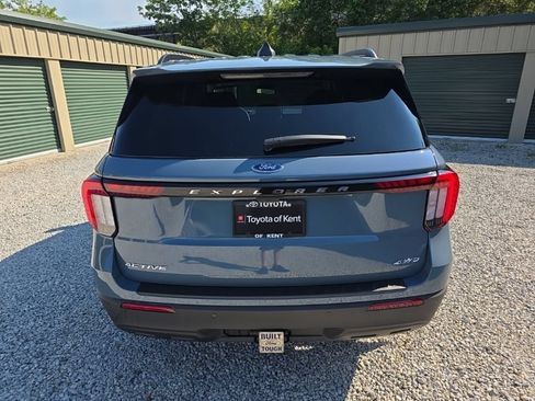 Used 2025 Ford Explorer Active AWD/4WD image 5