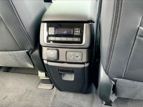 New 2025 Subaru Ascent Bronze Edition w/ Onyx Package image 26