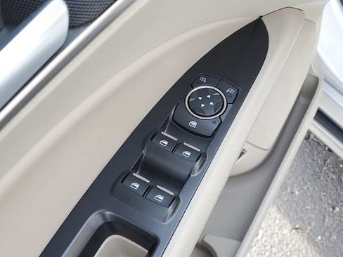 Used 2019 Ford Fusion SEL image 9