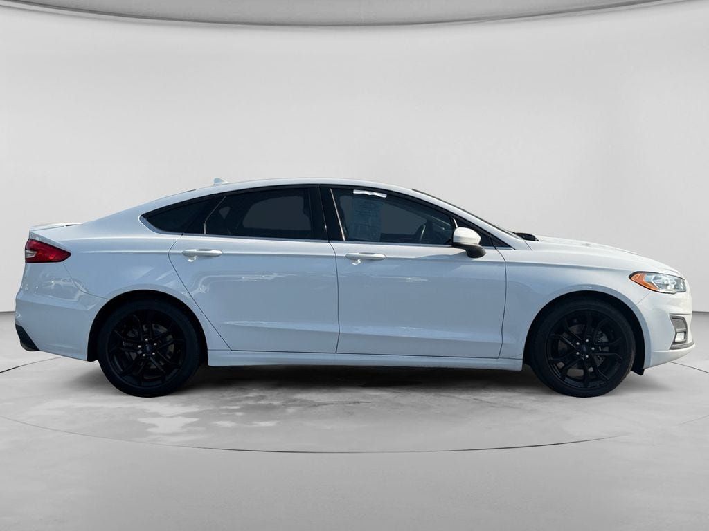 Used 2020 Ford Fusion SE w/ Equipment Group 151A FWD image 11