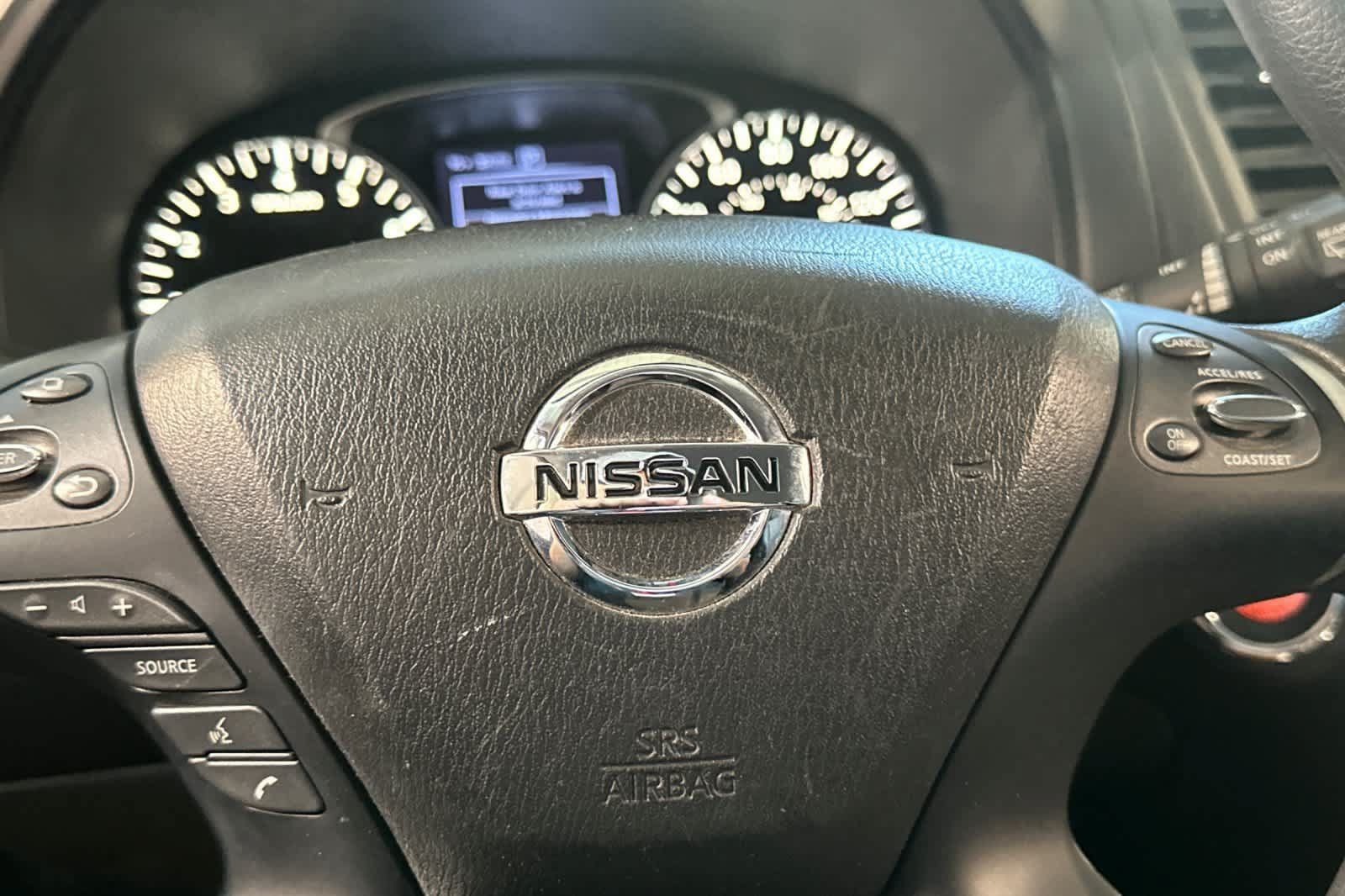 Used 2020 Nissan Pathfinder S AWD/4WD image 26