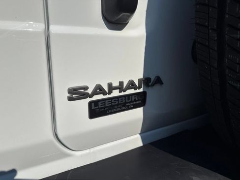 Used 2026 Jeep Wrangler Unlimited Sahara AWD/4WD image 11