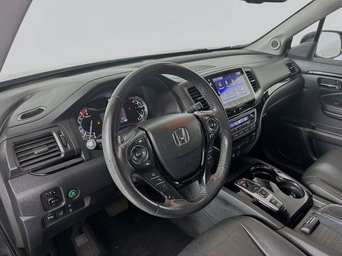 Certified 2018 Honda Pilot Touring image 10