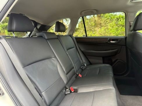 Used 2017 Subaru Outback 3.6R Limited image 26