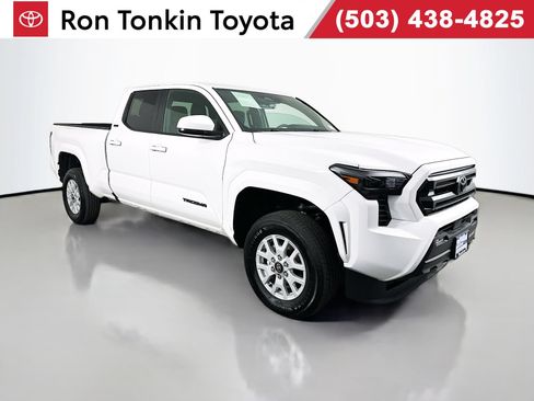 Certified 2025 Toyota Tacoma SR5 AWD/4WD image 1