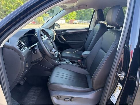 Used 2022 Volkswagen Tiguan SE AWD/4WD image 10