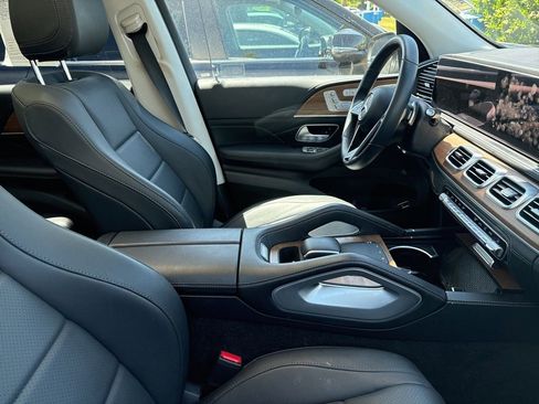 Used 2024 Mercedes-Benz GLE 350 4MATIC image 3