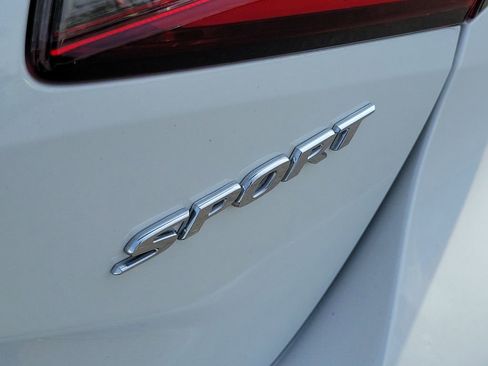 Used 2024 Honda Civic Sport image 8