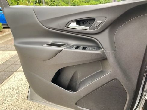 Used 2018 Chevrolet Equinox LT FWD image 20