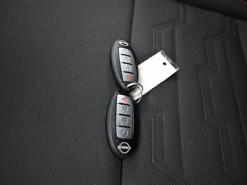 Used 2023 Nissan Frontier PRO-4X w/ Technology Package image 55