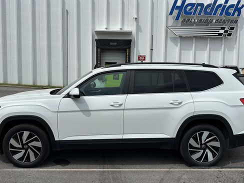 Used 2025 Volkswagen Atlas SE AWD/4WD image 7