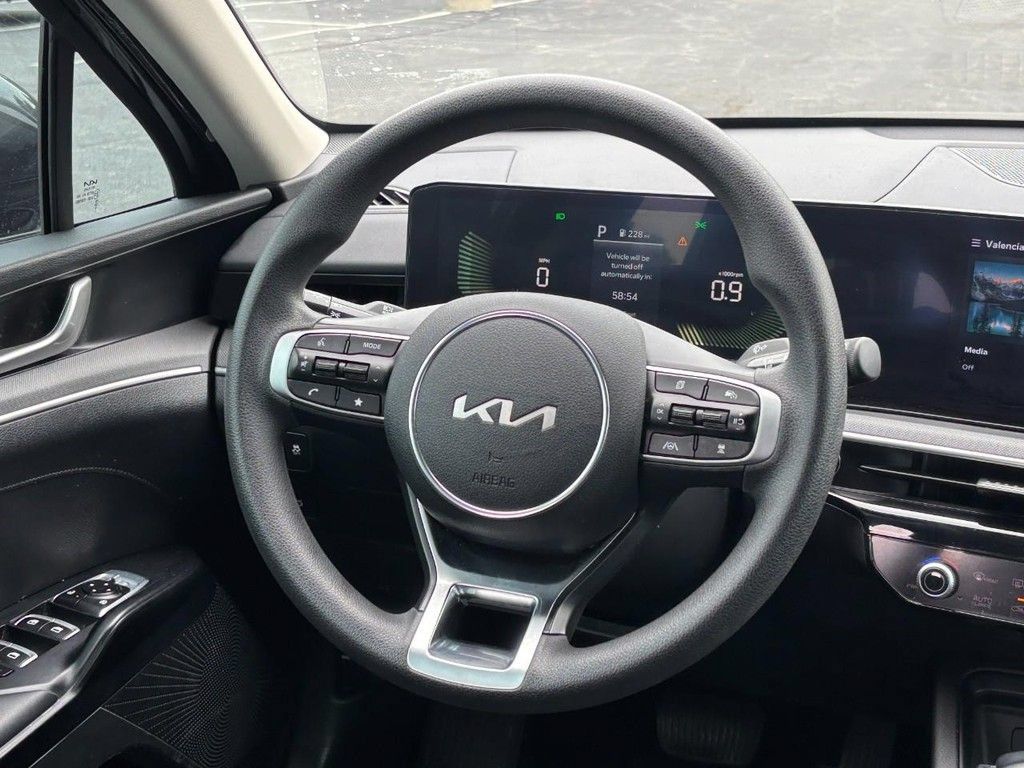 Used 2025 Kia K5 LXS FWD image 12