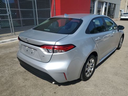 Used 2025 Toyota Corolla LE FWD image 6