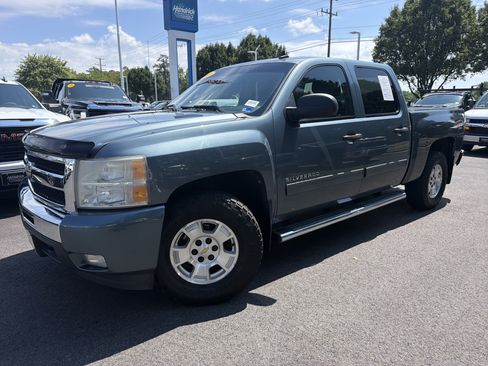 Used 2011 Chevrolet Silverado 1500 LT w/ All-Star Edition AWD/4WD image 5