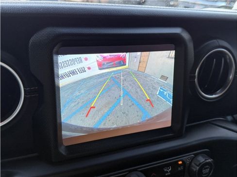 Used 2019 Jeep Wrangler Unlimited Sahara w/ Quick Order Package 24M Moab AWD/4WD image 55